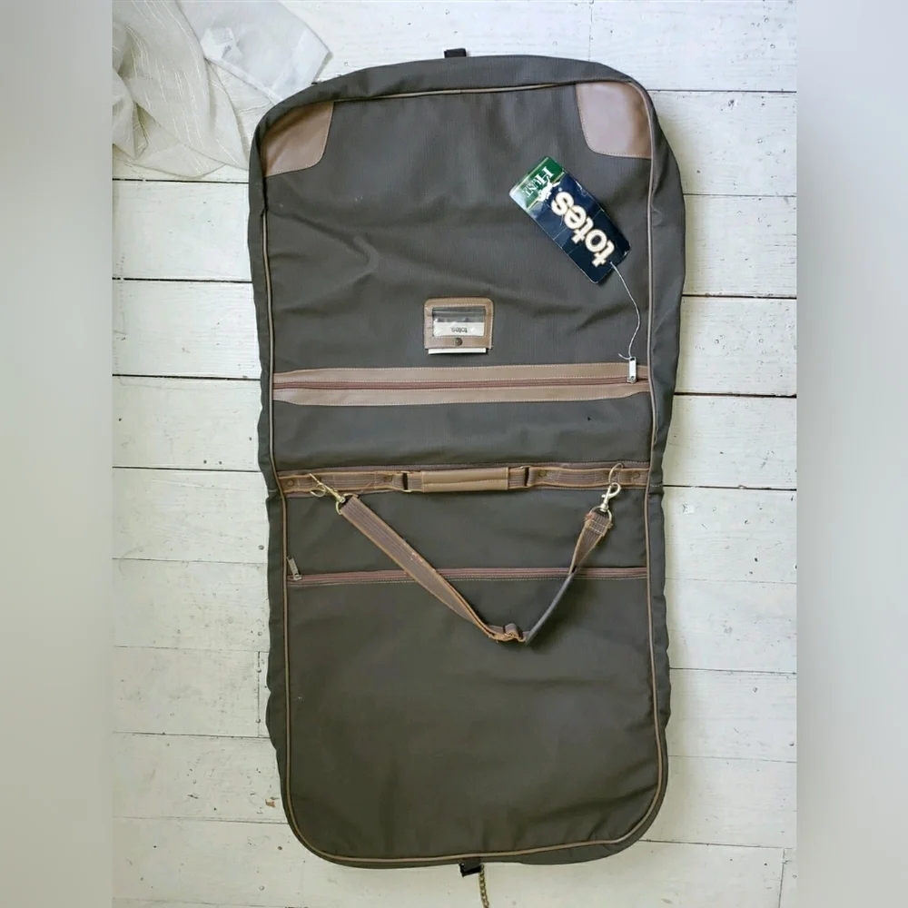 1989 Vtg Totes Hunt Series #2176 Vinyl Garment Bag 46x22x3 With Hang Tag
